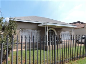 5 Bedroom House in Geduld
