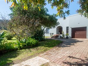 6 Bed House in The Village
