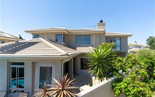 4 Bedroom House in Sunset Beach