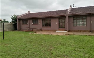 3 Bedroom House in Sharon Park
