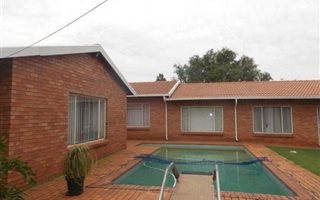 5 Bedroom House in Kenleaf