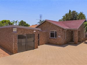 3 Bedroom House in Zwartkop