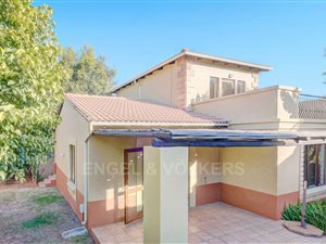 3 Bed Apartment in Douglasdale
