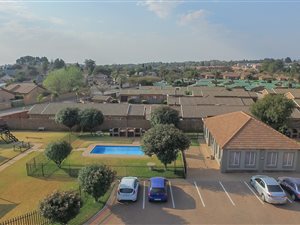 2 Bed Apartment in Florida Glen