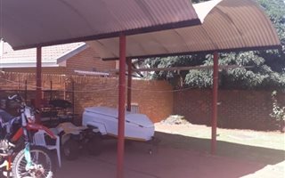 4 Bedroom House in Vanderbijlpark SE3