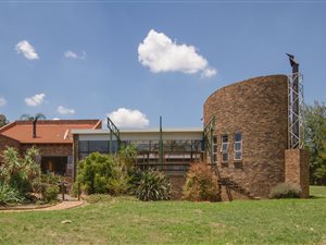 7 Bed House in Glen Austin