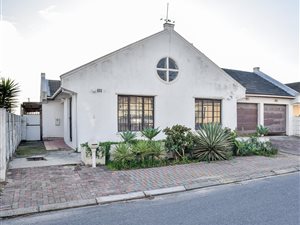 3 Bed House in Hagley
