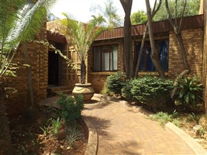 5 Bed House in Ninapark
