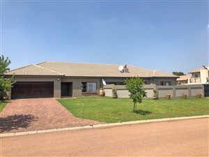 4 Bed House in Hazeldean (Silverlakes Surroundings)