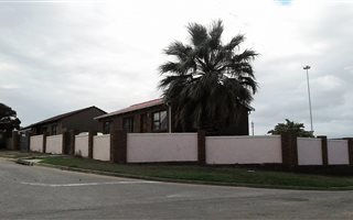 5 Bedroom House in Kwadwesi