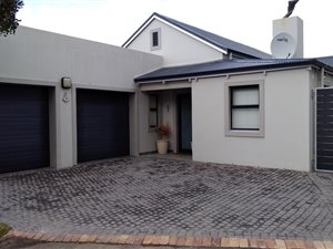 3 Bedroom House in Sandbaai