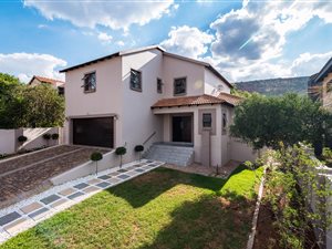4 Bed House in Pinehaven
