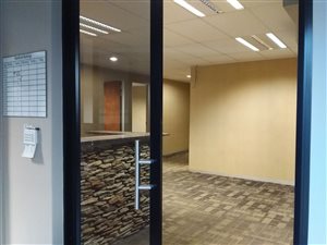 100 m² Office Space in Bendor