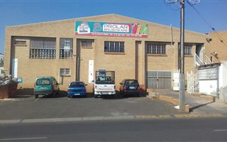 1462 m² Commercial space in Monavoni