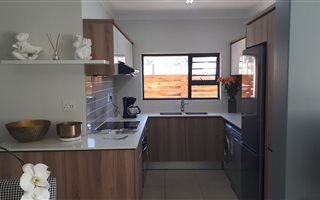 3 Bedroom Apartment in Linbro Park