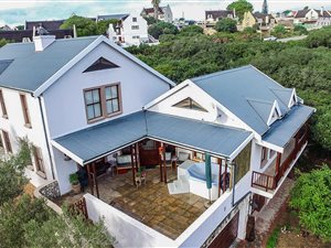 4 Bed House in Stilbaai