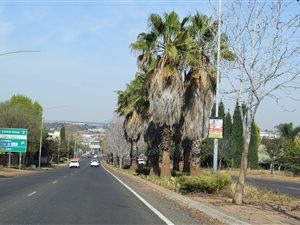 1.6 ha Land available in Die Hoewes