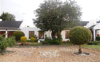 4 Bedroom House in Amandelrug