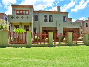 4 Bed Cluster in Eagle Canyon Golf Estate