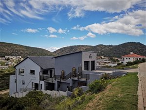 4 Bed House in Island View