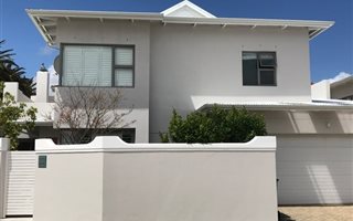 3 Bedroom House in Bergvliet