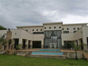 5 Bed House in Bronkhorstbaai