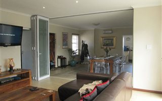 4 Bedroom House in Edgemead