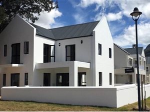 3 Bed House in Capolavoro Estate