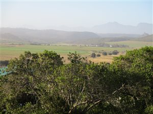 812 m² Land available in Klein Brak River
