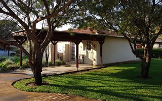 1 Bedroom Townhouse in Lephalale (Ellisras)