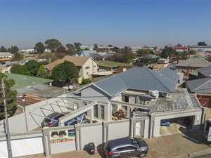 4 Bed House in Malvern East