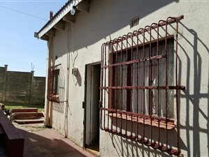 2 Bed House in Hibberdene