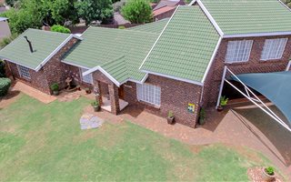 4 Bedroom House in Golf Park