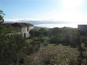 925 m² Land available in Whale Rock