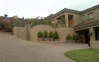 3 Bedroom House in Bayswater