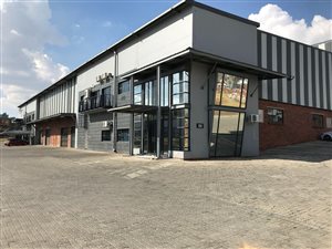 725 m² Industrial space in Laser Park