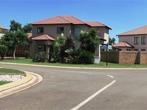 3 Bed House in Midfield Estate