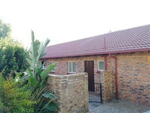 3 Bed House in Rooihuiskraal