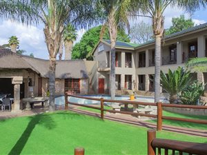 31 Bed, Bed and Breakfast in Klippoortje