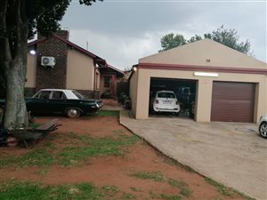 5 Bed House in Clayville East