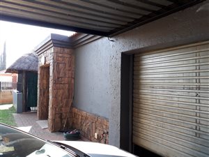 2 Bed House in Eloffsdal