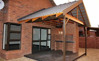 3 Bedroom Townhouse in Langenhoven Park