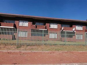 2 Bed Apartment in Driehoek