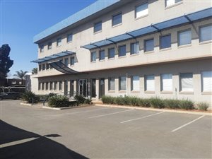 11000 m² Industrial space in Isando