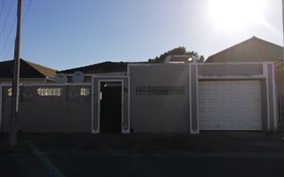 3 Bedroom House in Brooklyn
