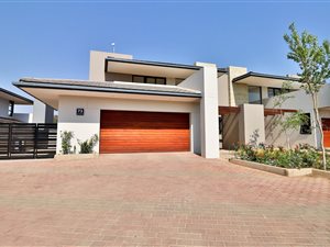 3 Bed House in Lombardy Estate