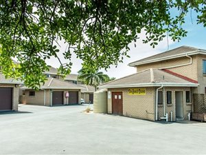 3 Bed Apartment in Meerensee