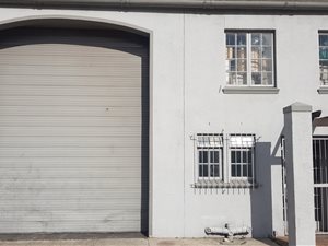 210 m² Industrial space in Airport Industria