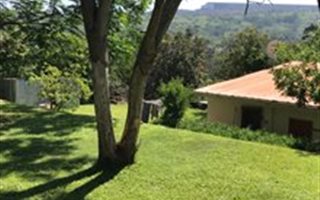 2 Bedroom Garden Cottage in Drummond
