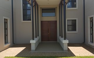 5 Bedroom House in Hazeldean (Silverlakes Surroundings)
